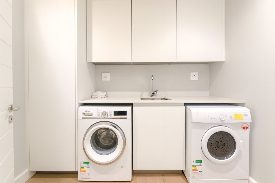 4 Bedroom Property for Sale in Green Point Western Cape